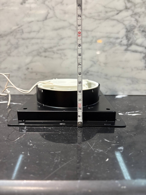 Диффузор на магнитах с вентилятором для потолков ТД100 черный квадратный 100 мм